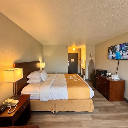 Days Inn By Wyndham Salina I-70 Zewnętrze zdjęcie