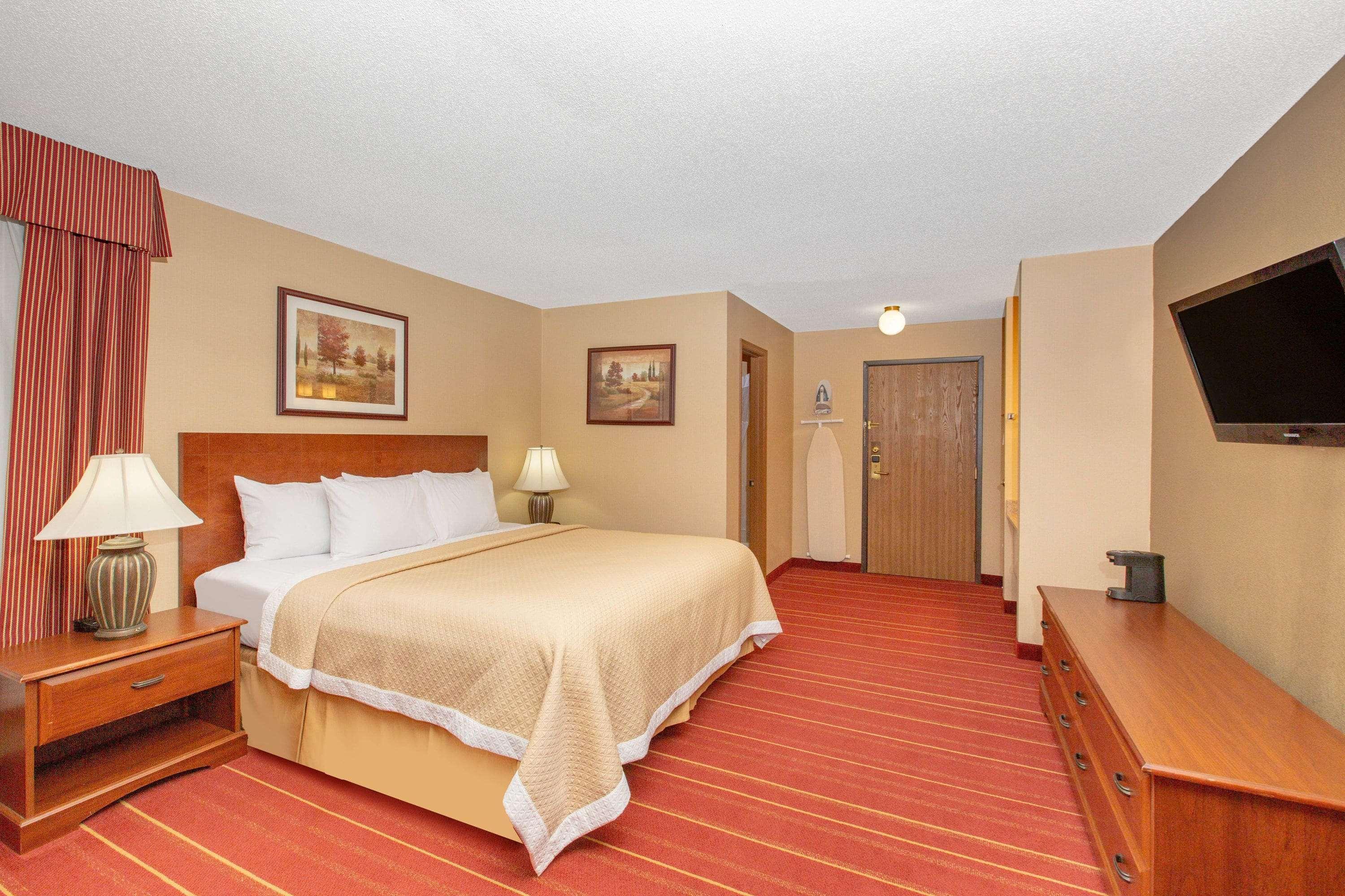 Days Inn By Wyndham Salina I-70 Zewnętrze zdjęcie