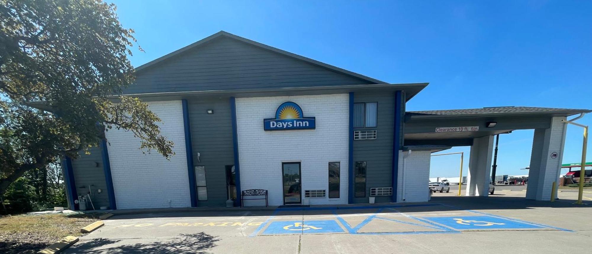 Days Inn By Wyndham Salina I-70 Zewnętrze zdjęcie