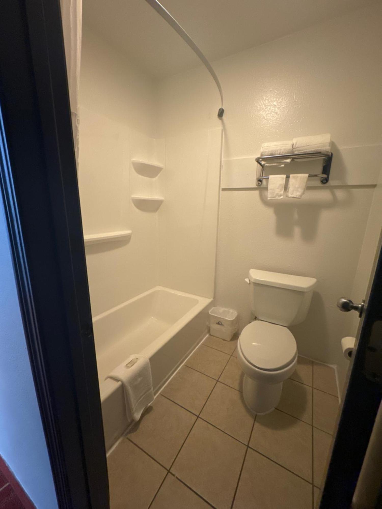 Days Inn By Wyndham Salina I-70 Zewnętrze zdjęcie
