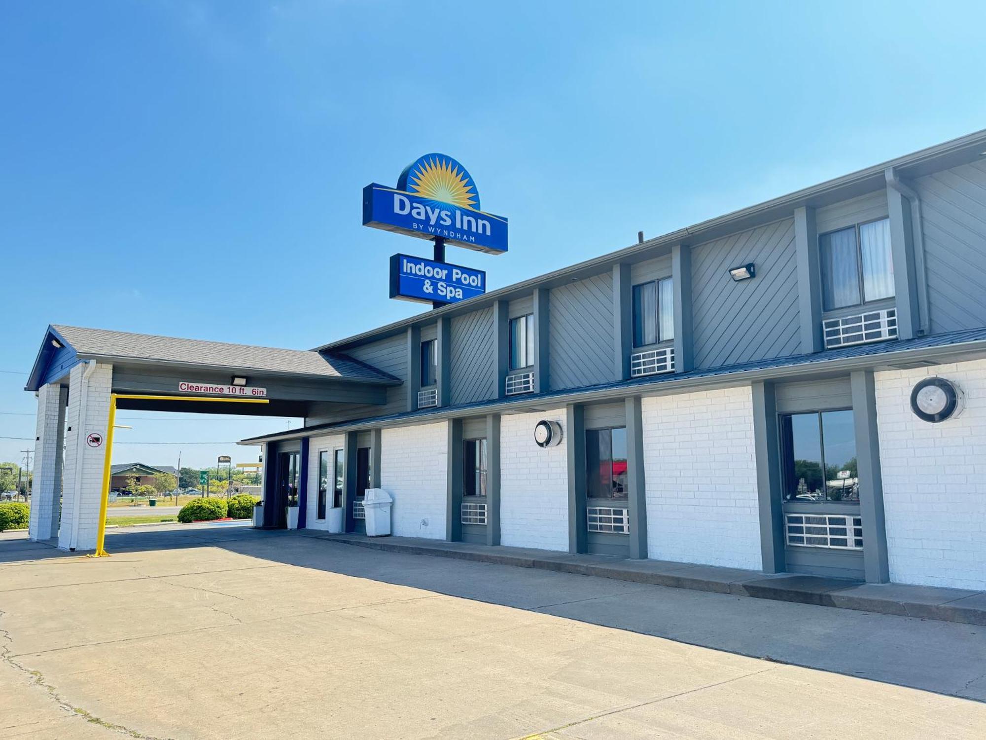 Days Inn By Wyndham Salina I-70 Zewnętrze zdjęcie