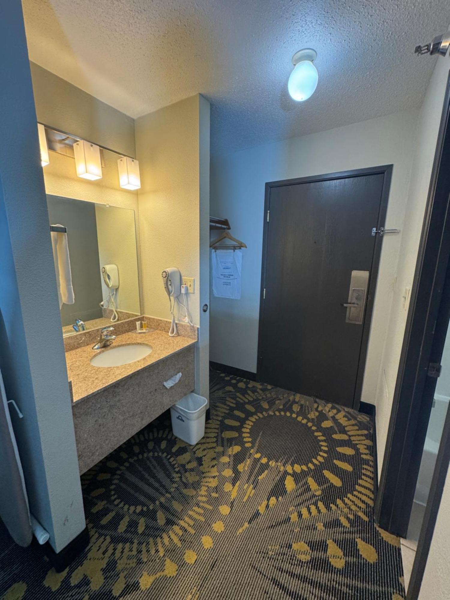 Days Inn By Wyndham Salina I-70 Zewnętrze zdjęcie