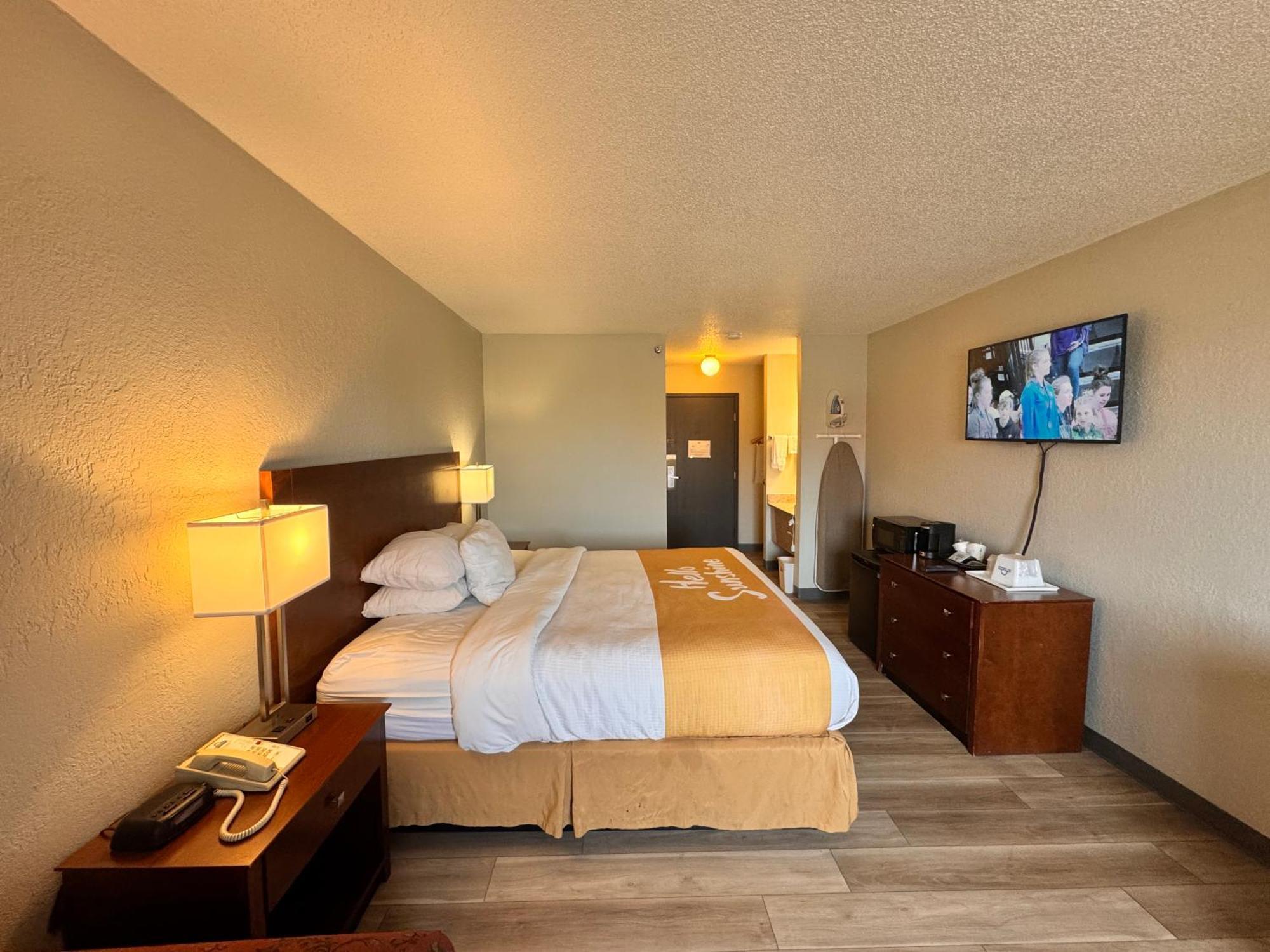 Days Inn By Wyndham Salina I-70 Zewnętrze zdjęcie