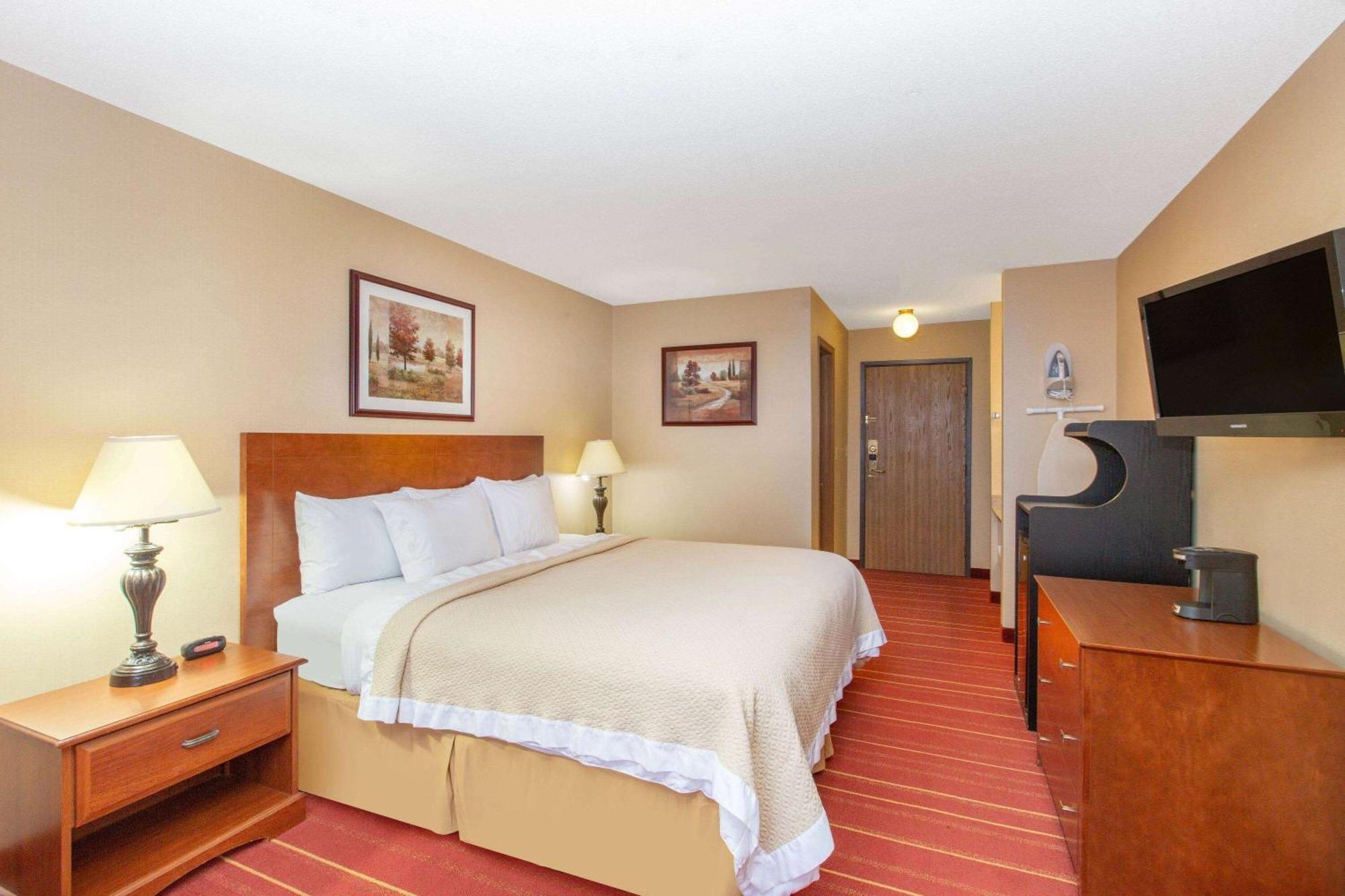 Days Inn By Wyndham Salina I-70 Zewnętrze zdjęcie