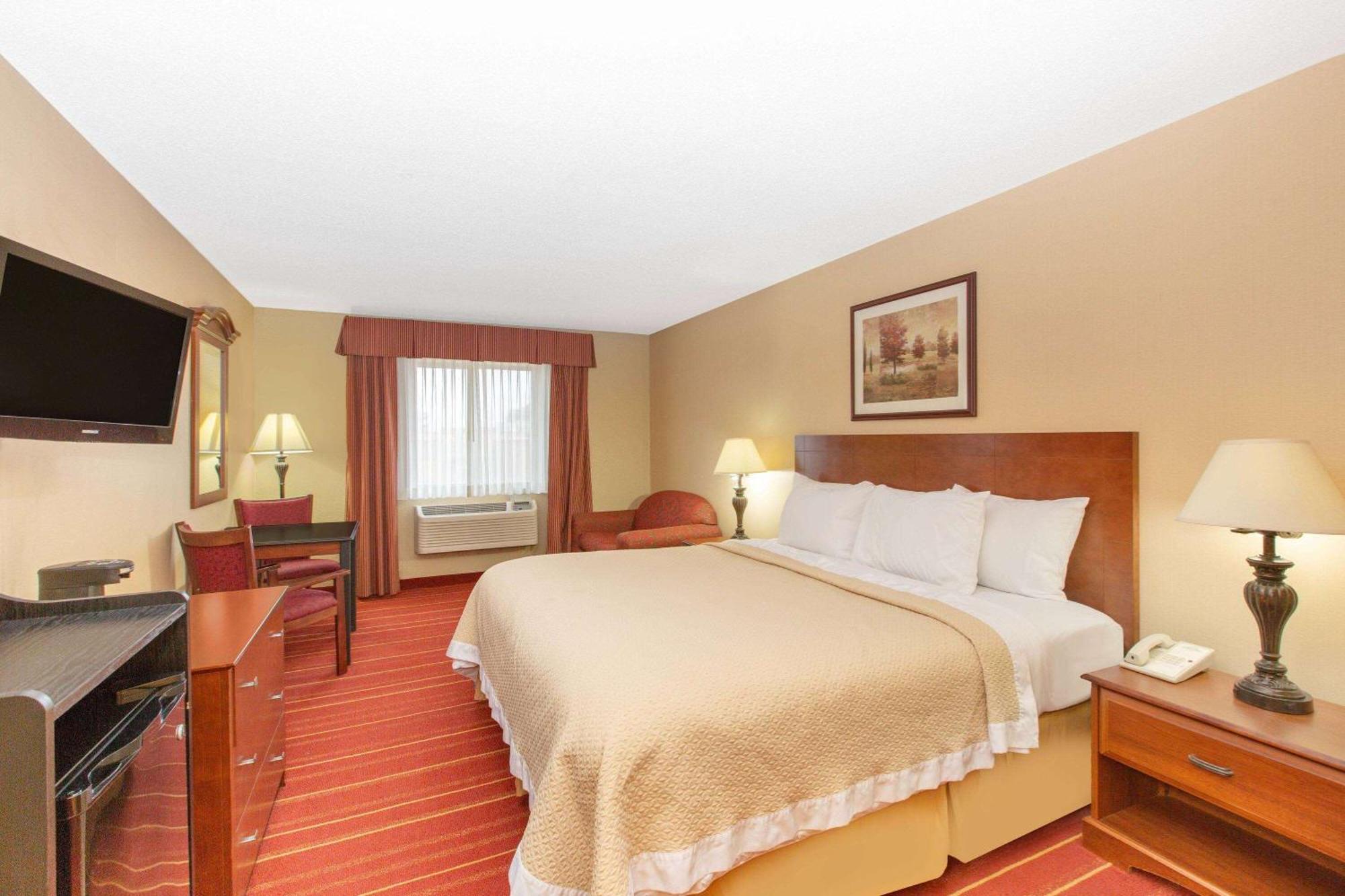 Days Inn By Wyndham Salina I-70 Zewnętrze zdjęcie