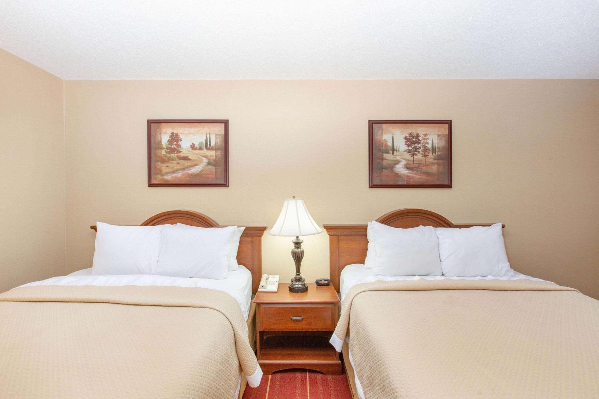 Days Inn By Wyndham Salina I-70 Zewnętrze zdjęcie